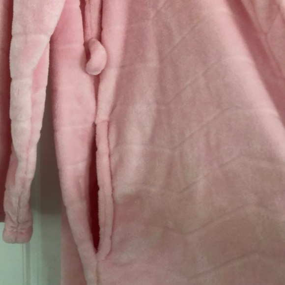 Pink Polyester bath robe - Picture 3 of 3